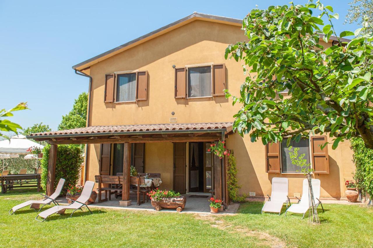 Agriturismo Le Dolci Colline Valfabbrica Екстериор снимка