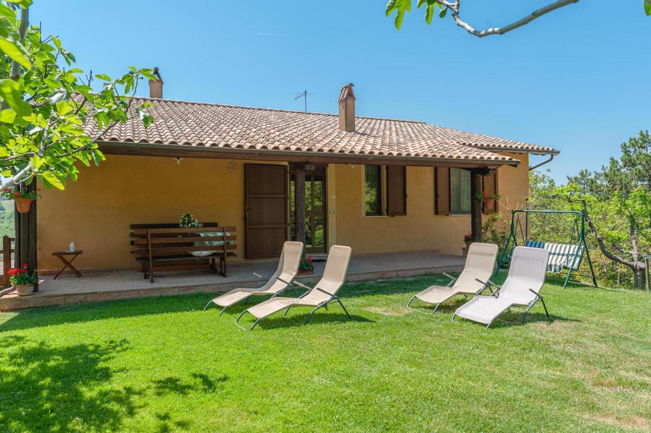 Agriturismo Le Dolci Colline Valfabbrica Екстериор снимка