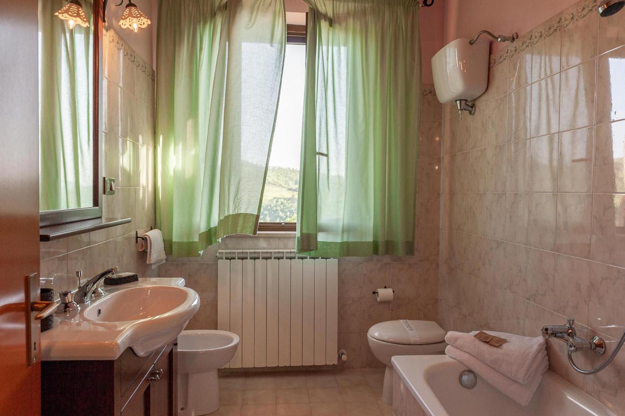 Agriturismo Le Dolci Colline Valfabbrica Стая снимка